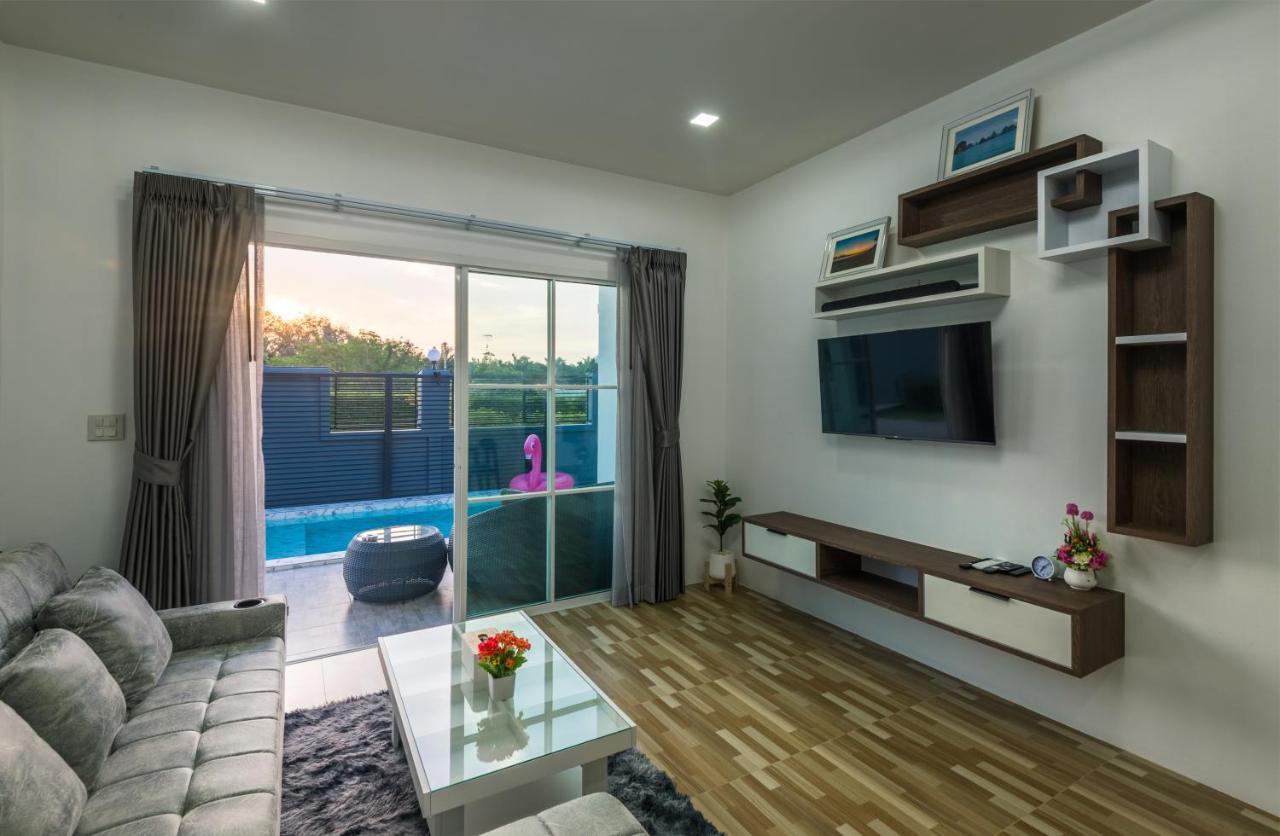 Lark Pool Aonang Krabi Villa *