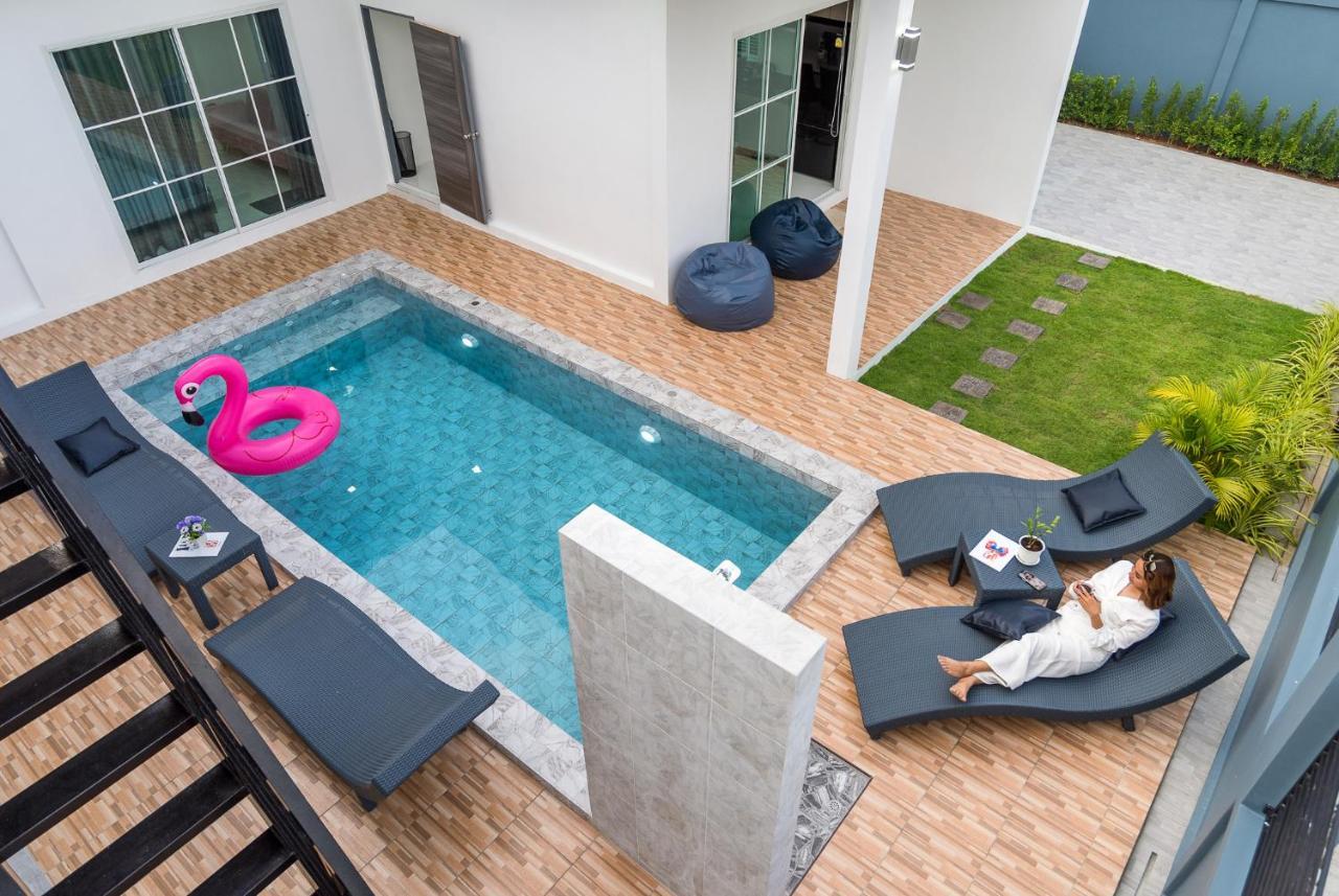 Lark Pool Aonang Krabi Villa *