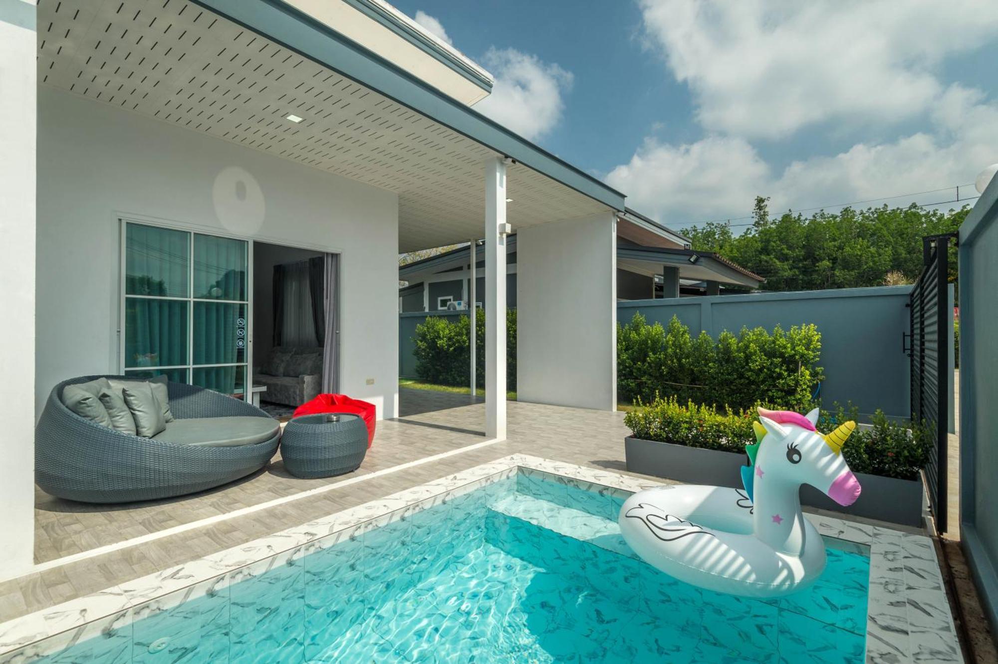 Lark Pool Aonang Krabi